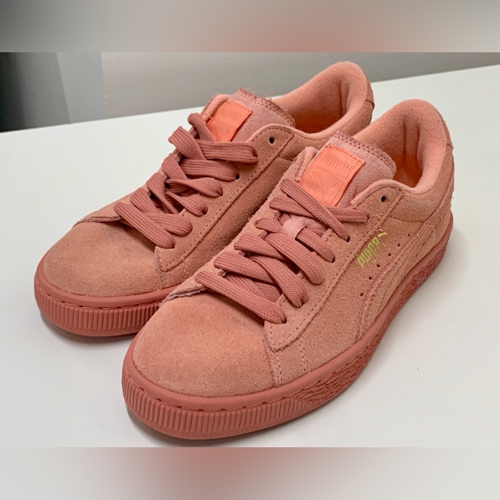 Women’s Girls 4 C EU 35.5 Puma Pink Suede Sneakers Soccer Shoes
